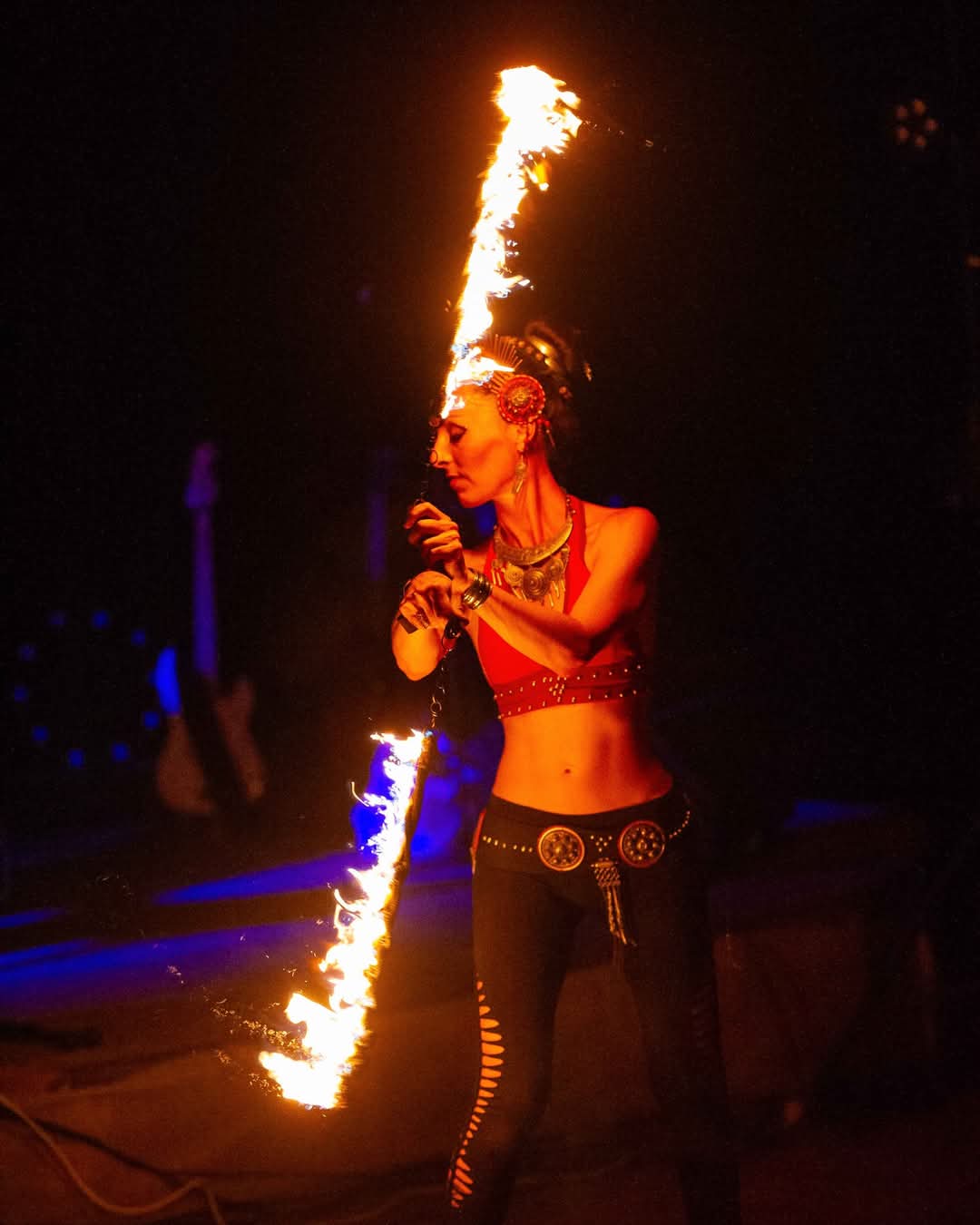 Spectacle de feu, corde de feu, danse de feu