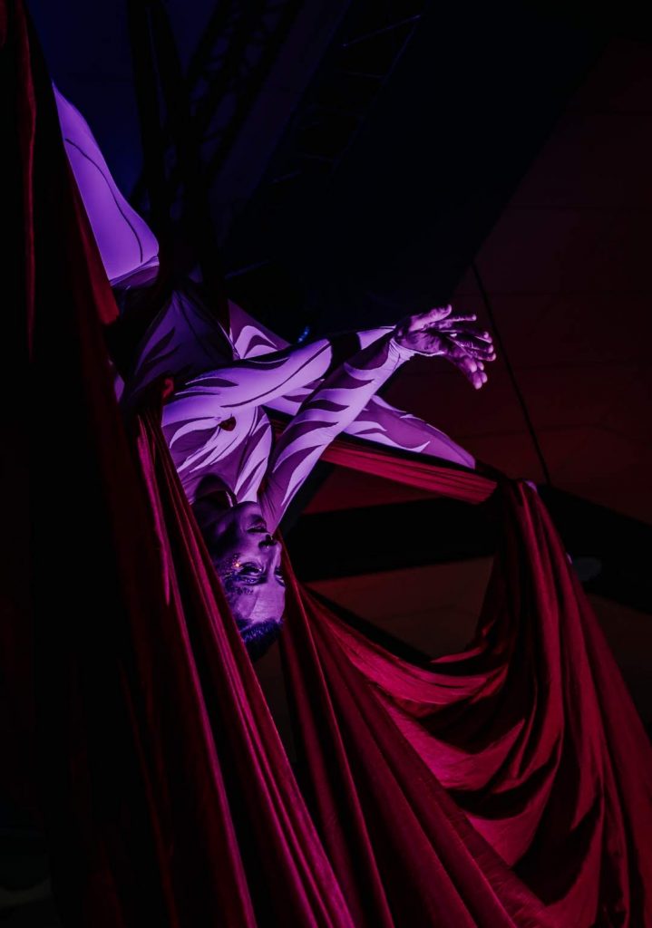 Evènementiel, numéro de tissu aérien