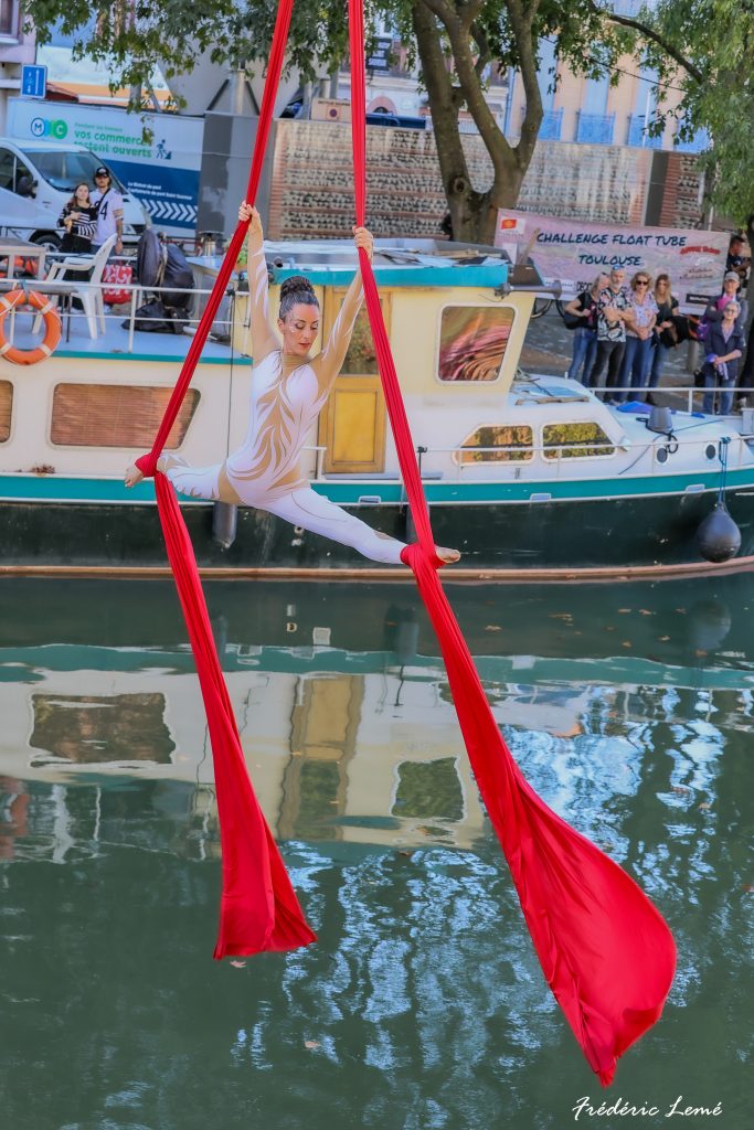 Danse aérienne, tissu aérien, performance aérienne, évènementiel, Toulouse, Occitanie