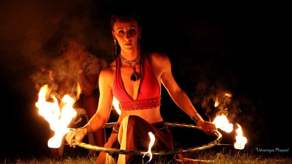 Spectacle de feu, hoola hop de feu, danse de feu