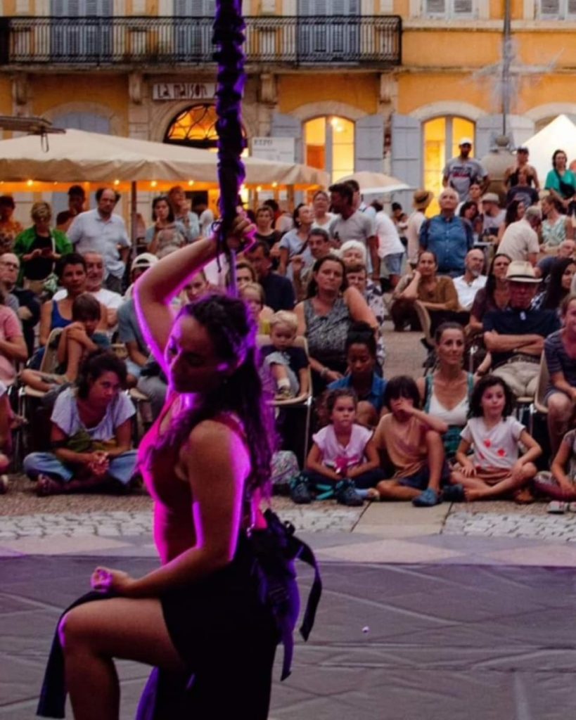 Spectacle Aéris, Bungee dance, Margaux
